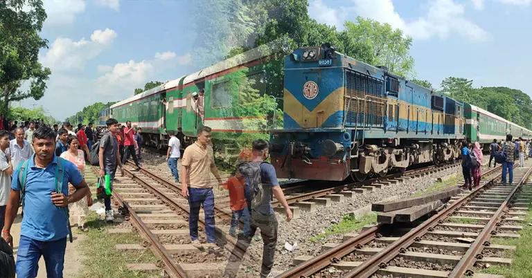 লাইনচ্যুত হওয়া ট্রেনের বগি